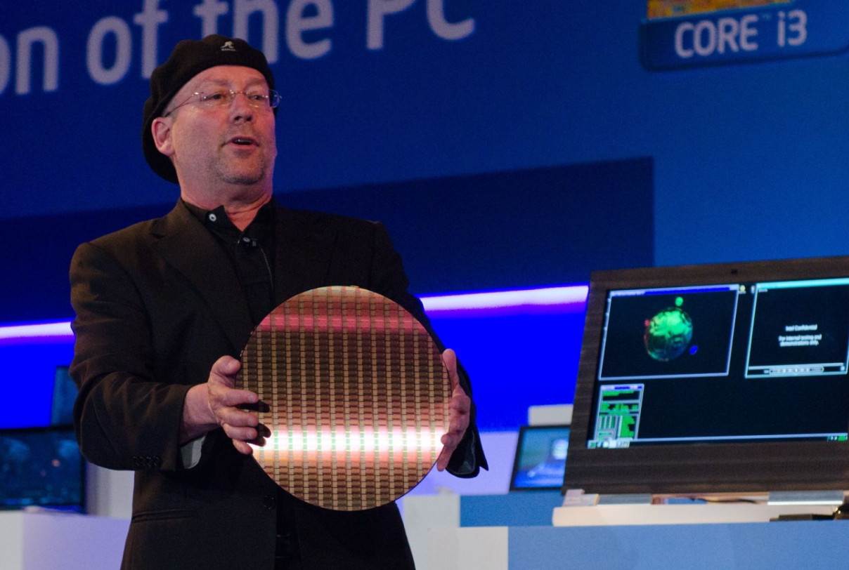 英特尔面临“强敌”，AMD在稳步增长，苹果又造成双重打击！