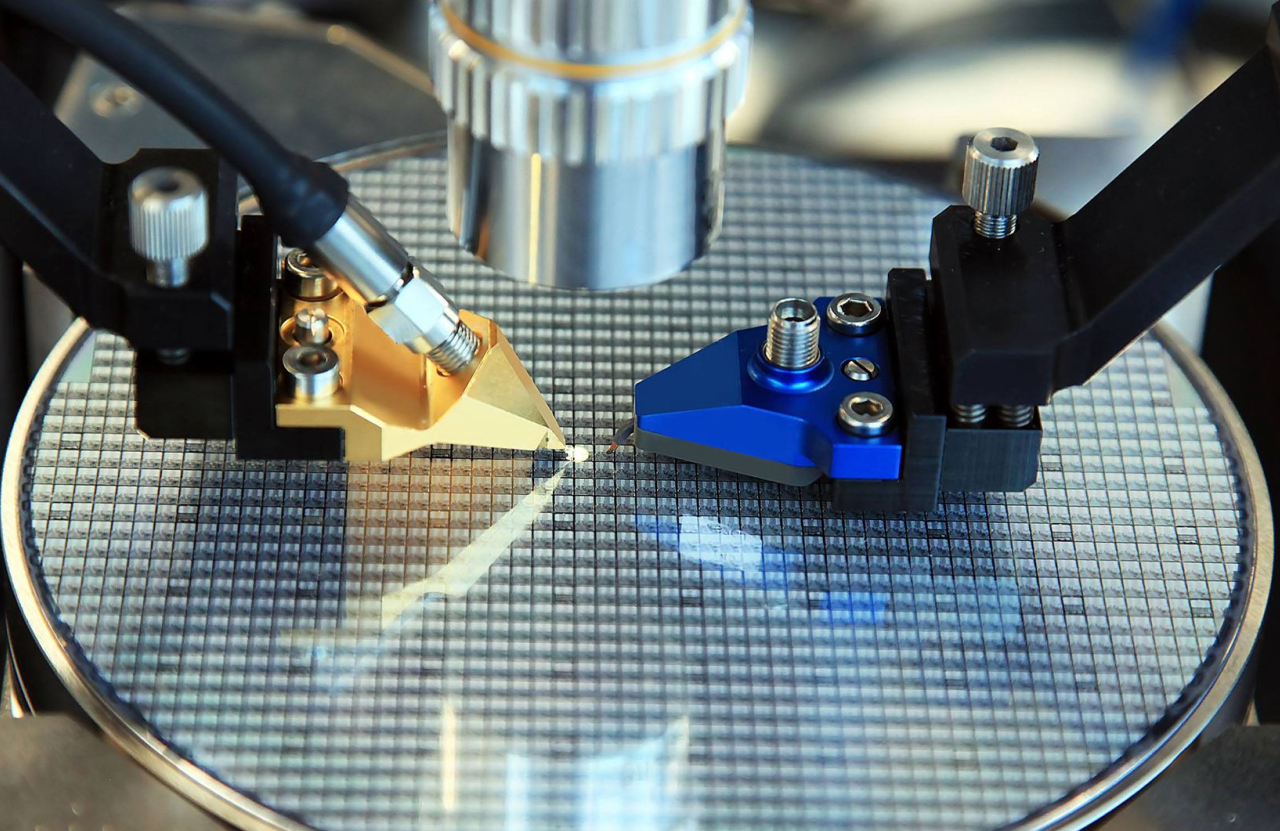 首颗“3D封装”芯片，突破7nm工艺极限，单个超过600亿晶体管！