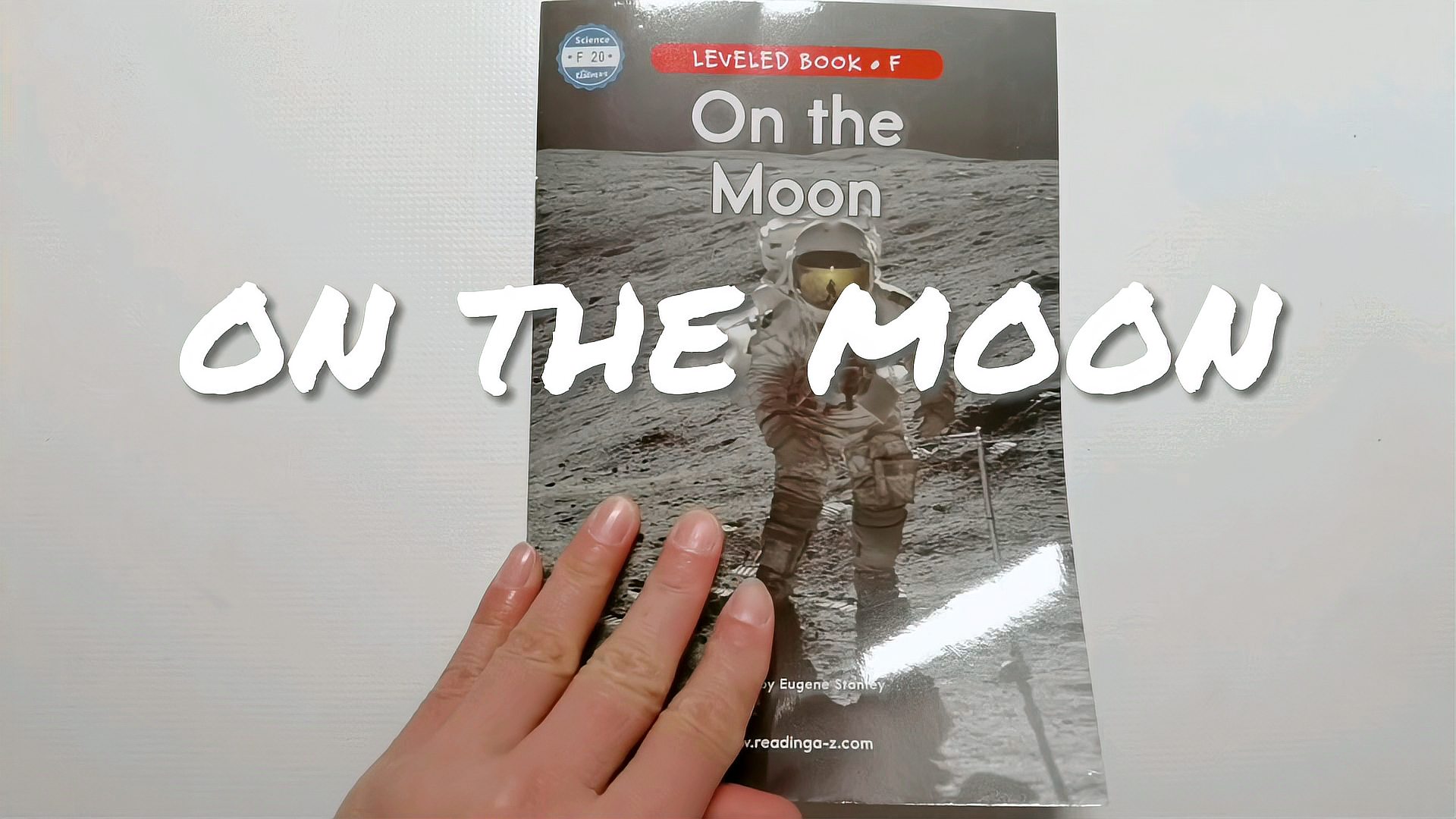 [图]英语日常阅读打卡|《On the moon》