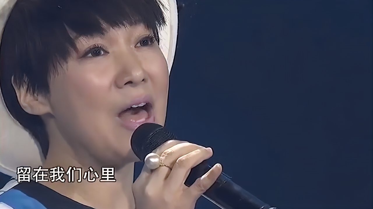 [图]周泓艳深情演唱《春光美》,一代人的回忆,难忘的经典音乐!