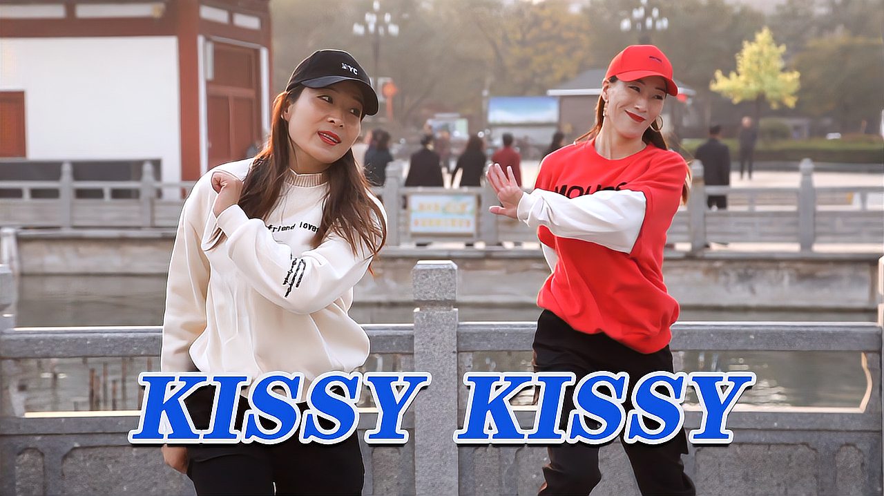 [图]90年代迪厅最火DJ《kissy kissy》,2位美女激情四射,燃爆全场