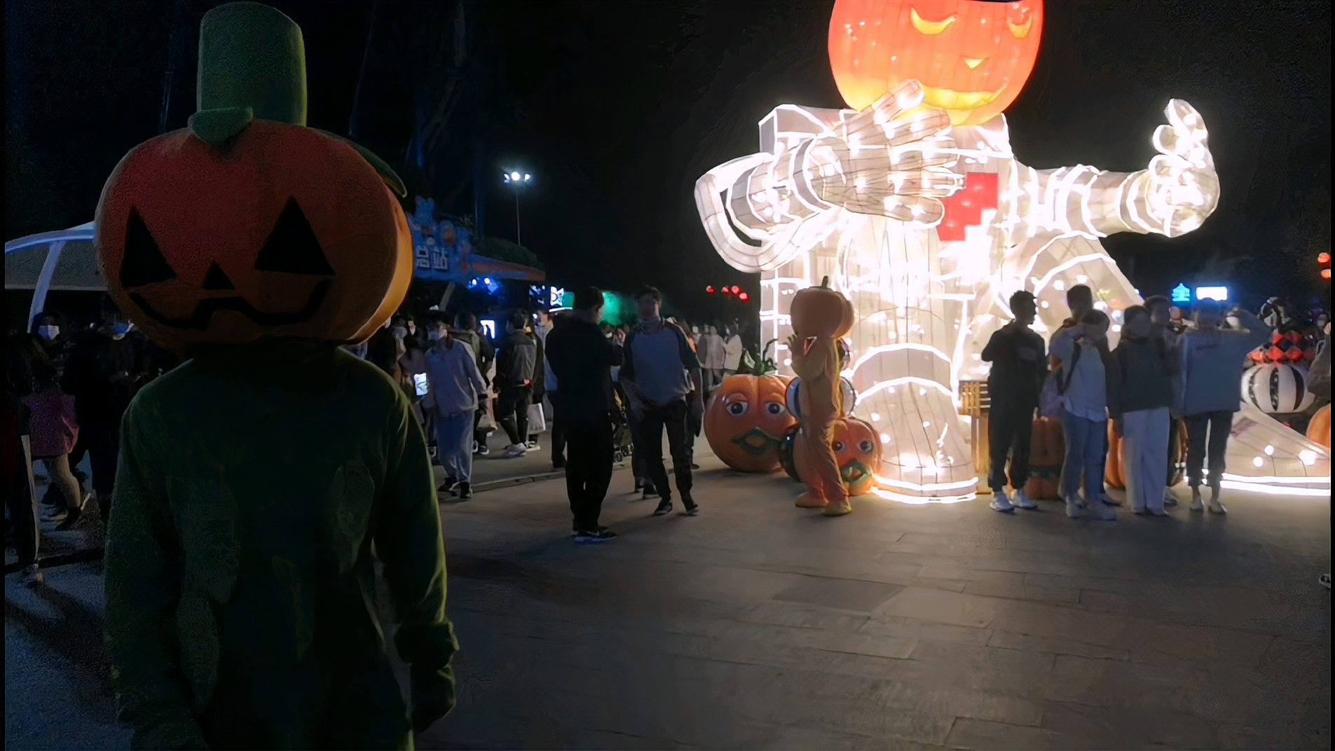 [图]女大学生的游玩日记,万圣节主题,去欢乐谷玩