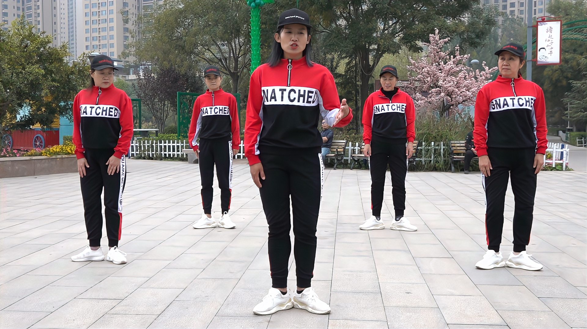 [图]鬼步舞入门傻瓜式教学《八字平移》，由慢到快，专治学不会