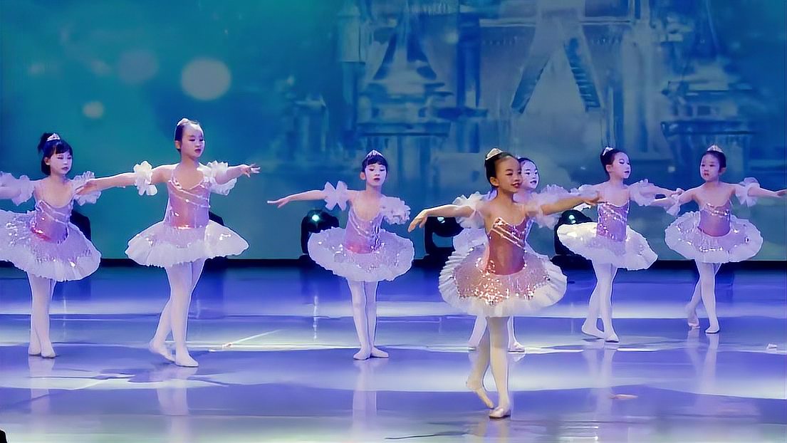 儿童芭蕾舞《胡桃夹子-芦笛舞曲》