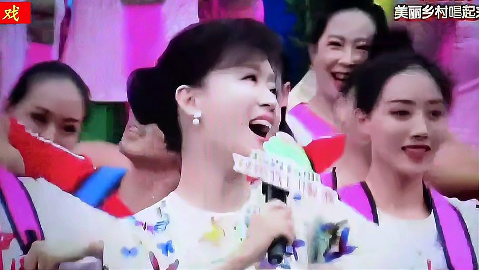 [图]庞晓戈、小香玉、吴琼等演唱歌曲《美丽乡村唱起来》