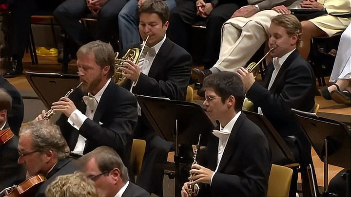 [图]柏林爱乐乐团演奏莫扎特第41交响曲朱庇特/丘比特/指挥:西蒙·拉特