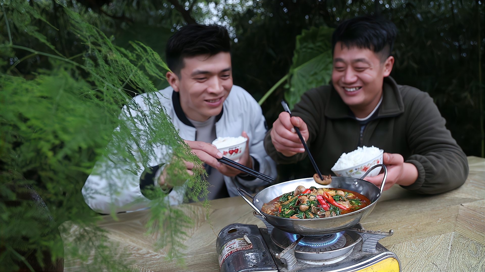 [图]胖妹不在家，老公笑哈哈，生蚝韭菜炖鸡腰，二表哥连汤也不放过