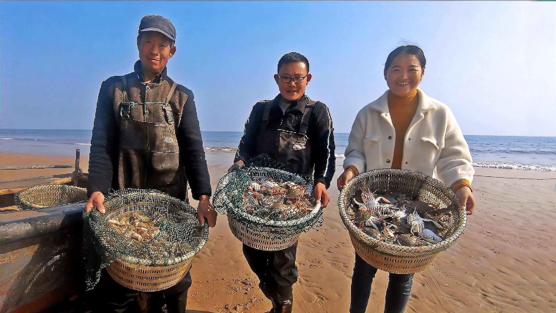 [图]渔民海鲜大丰收，带回家接待游客，吃住渔家这样的旅行你喜欢吗？