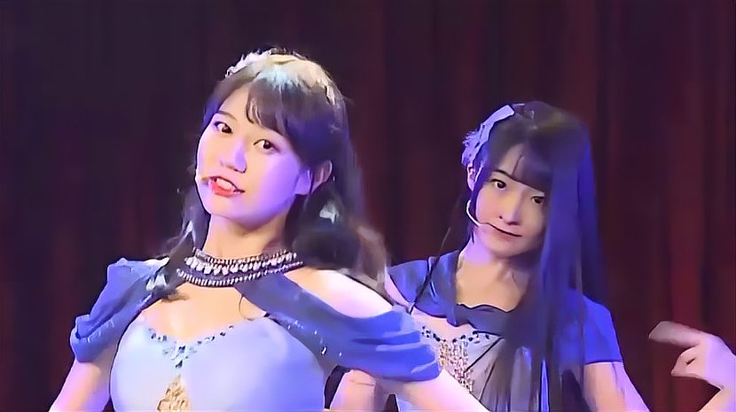 [图]女神驾到!SNH48甜蜜开唱《传颂之歌》,引得台下尖叫连连