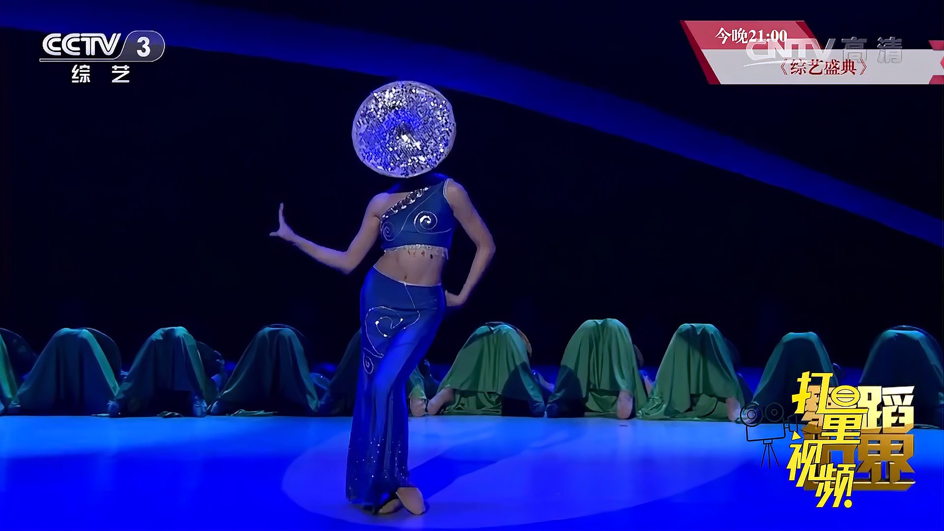 傣族舞蹈《月亮河》动作细腻柔美,姑娘们跳得太棒了丨舞蹈世界