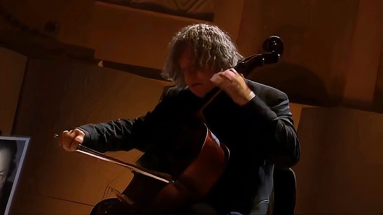 [图]「古典音乐」巴赫|无伴奏大提琴组曲/大提琴.亚历山大·克尼亚泽夫