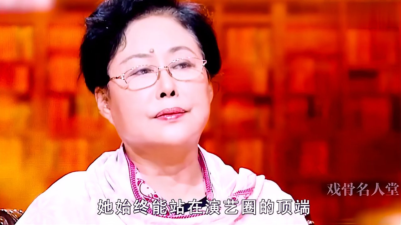 儿子幼年锒铛入狱,她为了拍戏忍痛堕胎,如今成中国演员典范