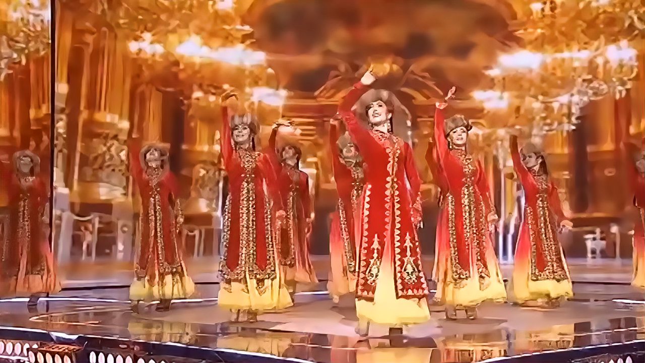 维吾尔族舞蹈《朱拉》,载歌载舞,完美的诠释了民