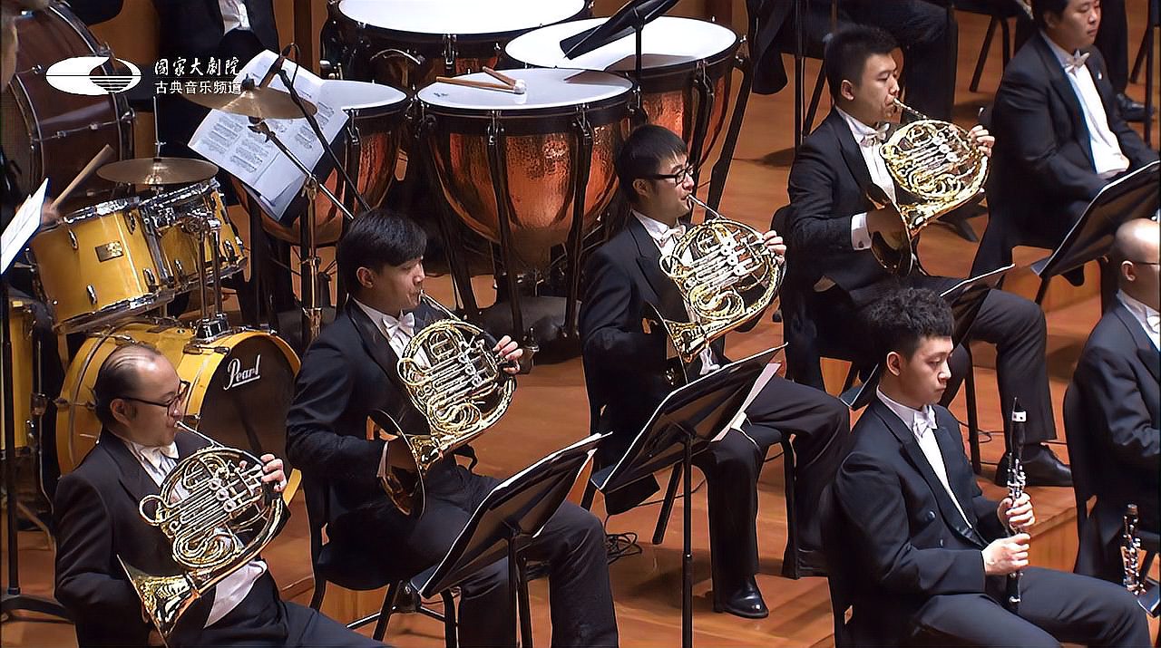 [图]老鹰乐队经典歌曲《加州旅馆》遇上交响乐演绎，别有一番滋味！