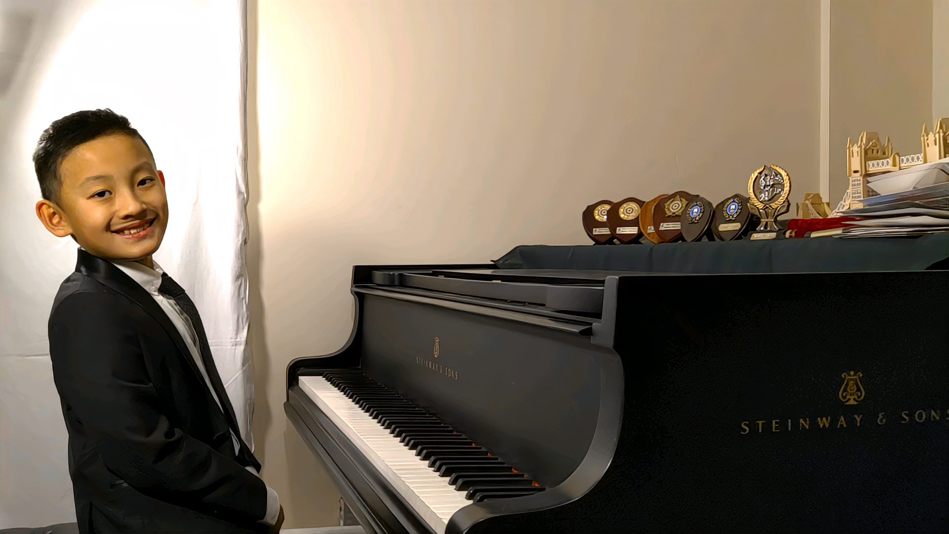 [图]赵思齐Aidan演奏德彪西钢琴组曲«儿童乐园»里的«练习曲博士»
