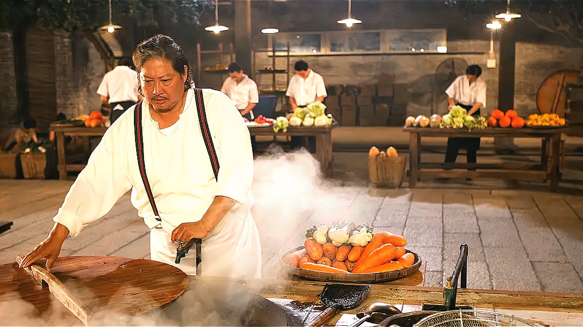 [图]大厨刀工登峰造极，鱼肉已经端上桌，鱼身还在水里游