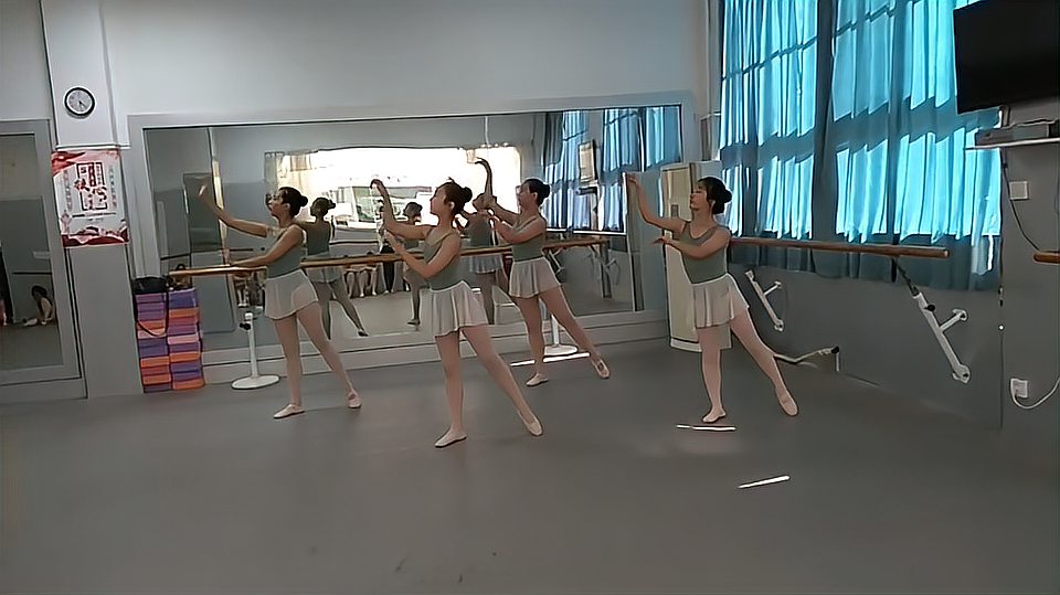 芭蕾舞:每个女孩都有芭蕾梦,如果没有那一定是还没看过芭蕾舞!