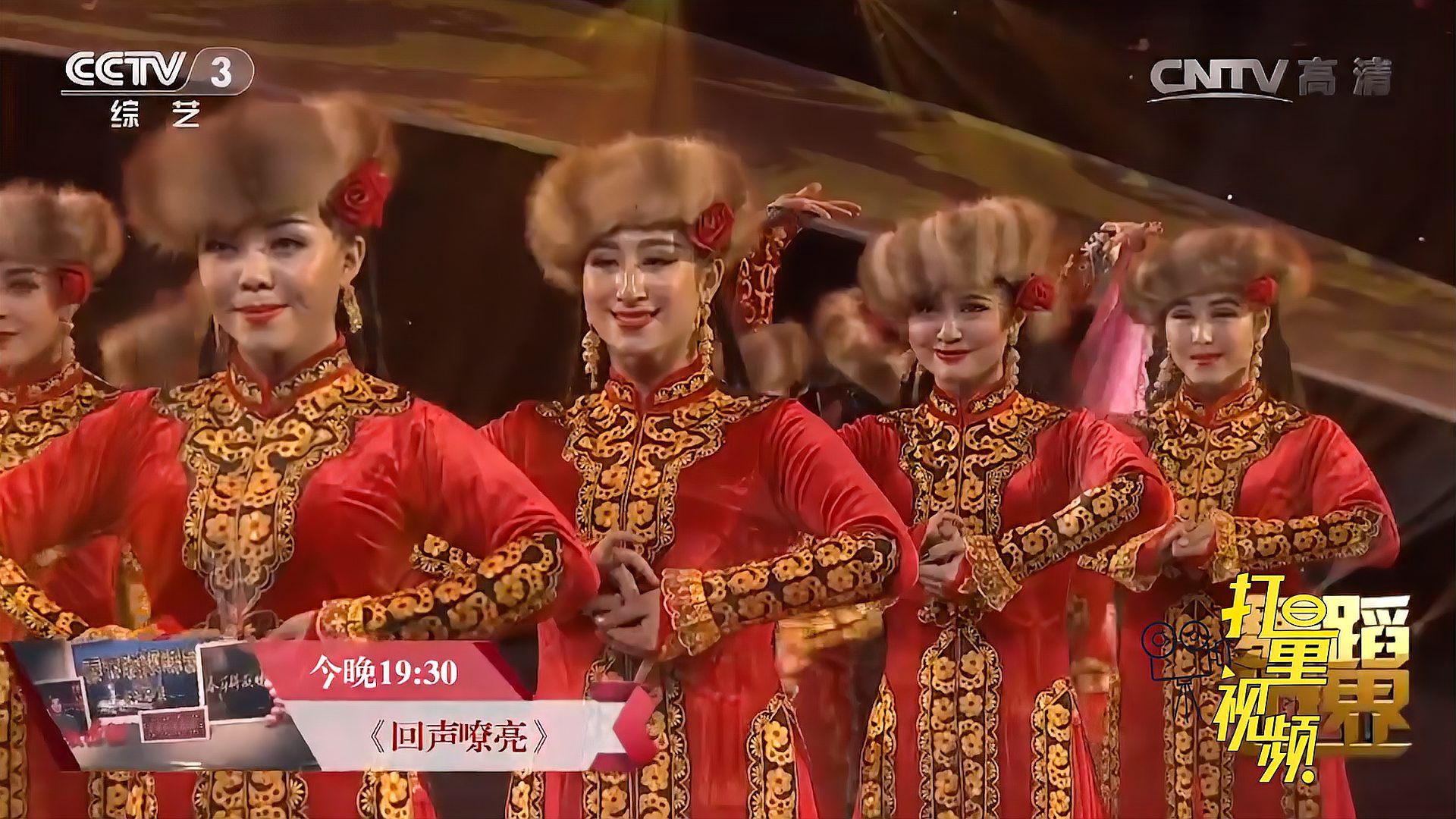 维吾尔族舞蹈《朱拉》柔美醉人，太精彩了！丨舞蹈世界