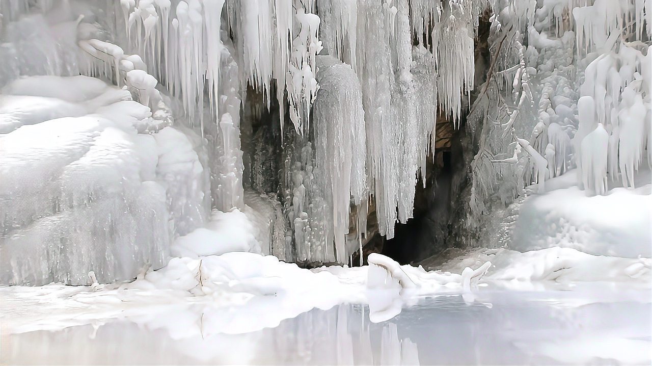 [图]黑龙潭冰瀑,一个晶莹剔透的冰雪世界