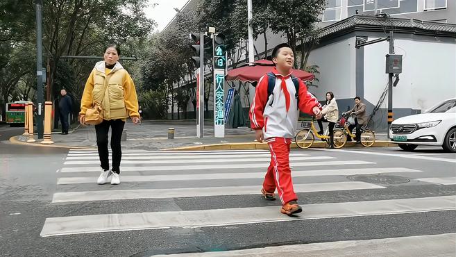 [图]你知道如何正确过马路吗?