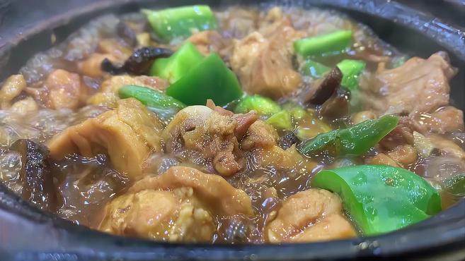 立誓5年在美国开100家店,这是济南杨铭宇黄焖鸡的“出圈”秘笈