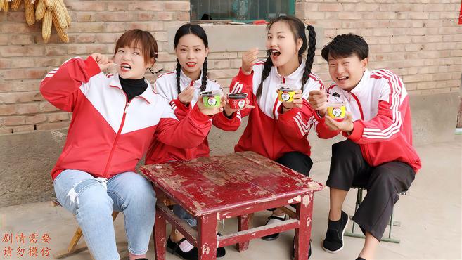 新伙伴小雨给大家分享龟苓膏,加上蜂蜜清热去火又好吃