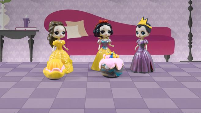 王后要过生日了,白雪和贝尔比赛做蛋糕,王后会喜欢哪个呢?