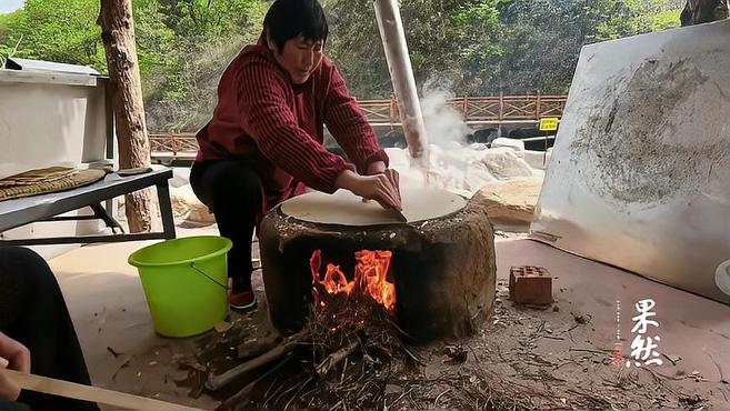 果然视频|上过《舌尖上的中国》的沂蒙煎饼是咋摊的?