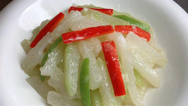 厨师长教你清炒冬瓜的家常做法,步骤详细,咸鲜适口下酒又下饭