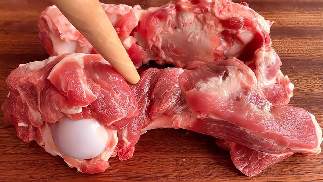 五星级饭店厨师长教你骨头汤这样做,肉嫩汤鲜无腥味,收藏