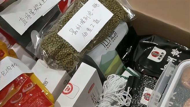 妈妈寄20多斤食材并附上绘图,教女儿包粽子
