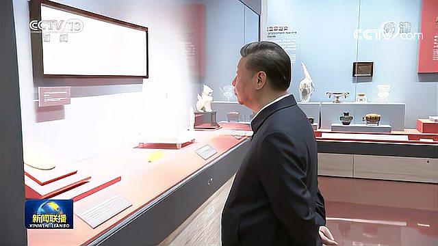 习近平:同世界各国人民深化友谊加强交流 推动构建人类命运共同体
