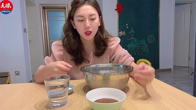 「盆盆篮篮夏日清凉版」红糖凉糕、手搓冰粉、水果冰浆,谁才是甜品界yyds?