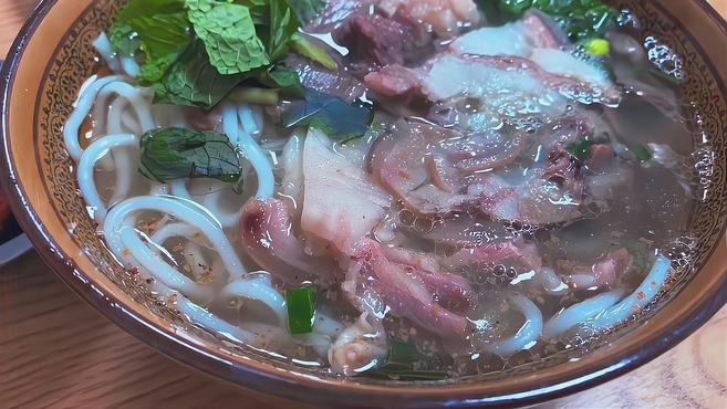 贵阳人的早餐之羊肉粉