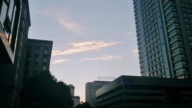 南宁喜鸭天健店吃北京烤鸭,烤鸭皮脆脆的 #百城映像南宁# 趁着夏末秋初好时光,到南宁天健公