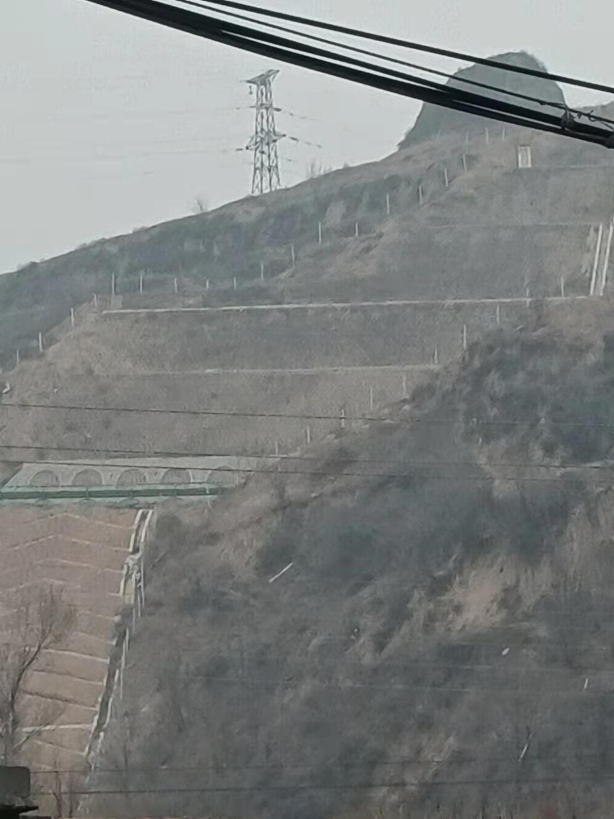 修建靜興高速,山西呂梁市興縣奧家灣鄉白香平無法耕種無法生活