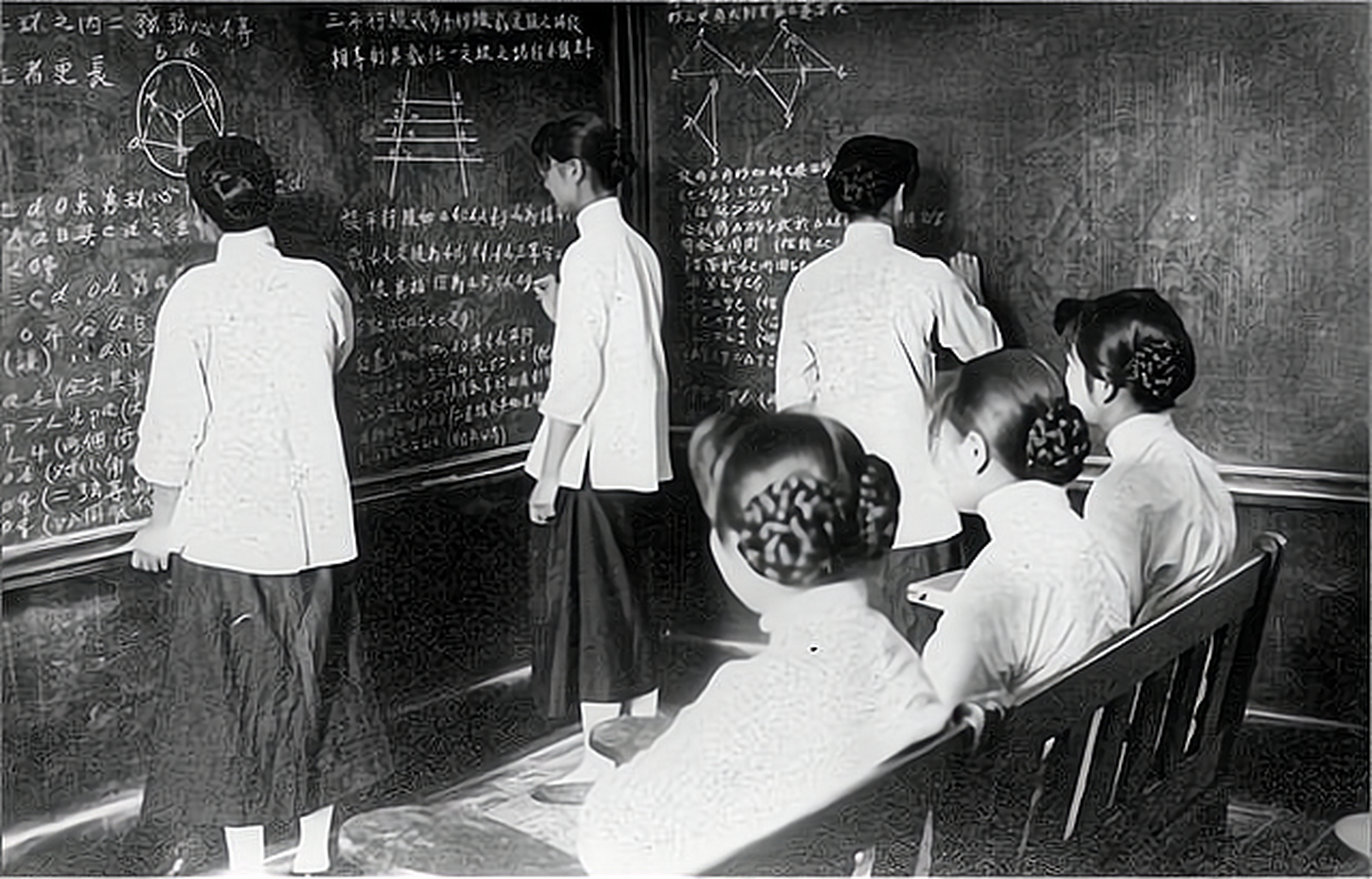 1920年北京汇文学校的女生学习生活老照片 你知道民国女生是什么样的