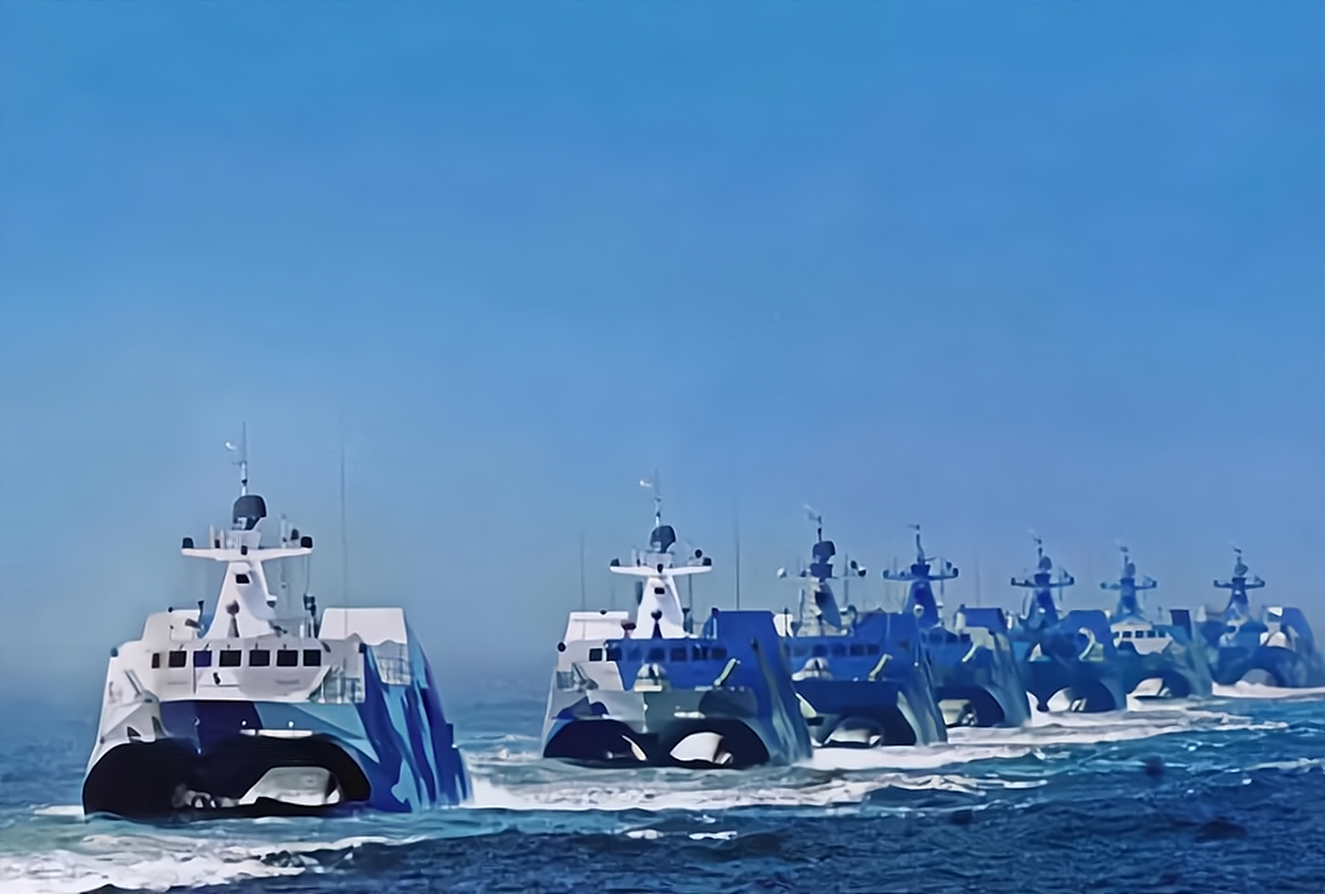 近年来,中国022导弹艇在南海地区的军事行动中展现出了强大的打击能力