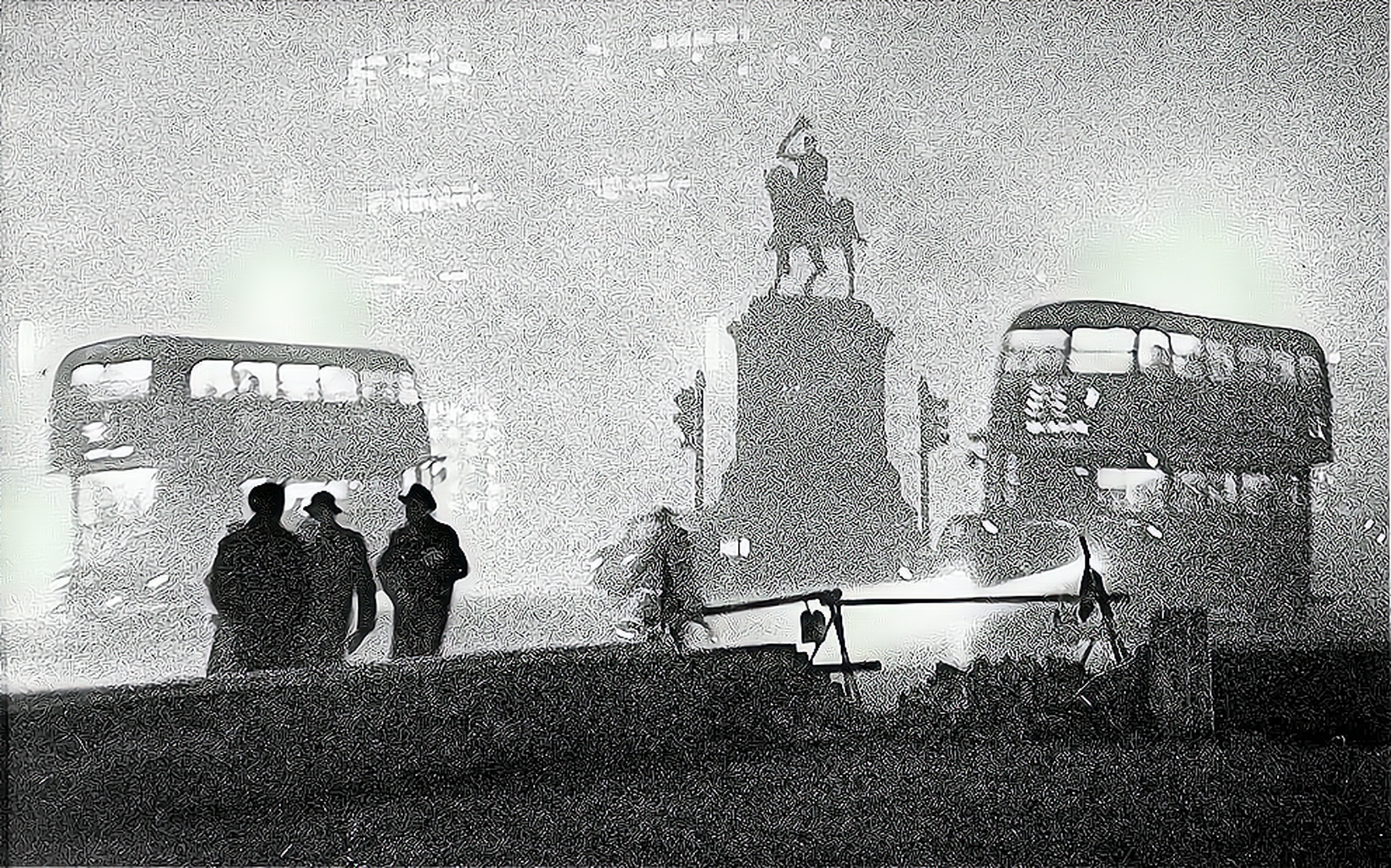 1952年,英国的首都伦敦,因为严重的空气污染,爆发了烟雾事件,能见度极