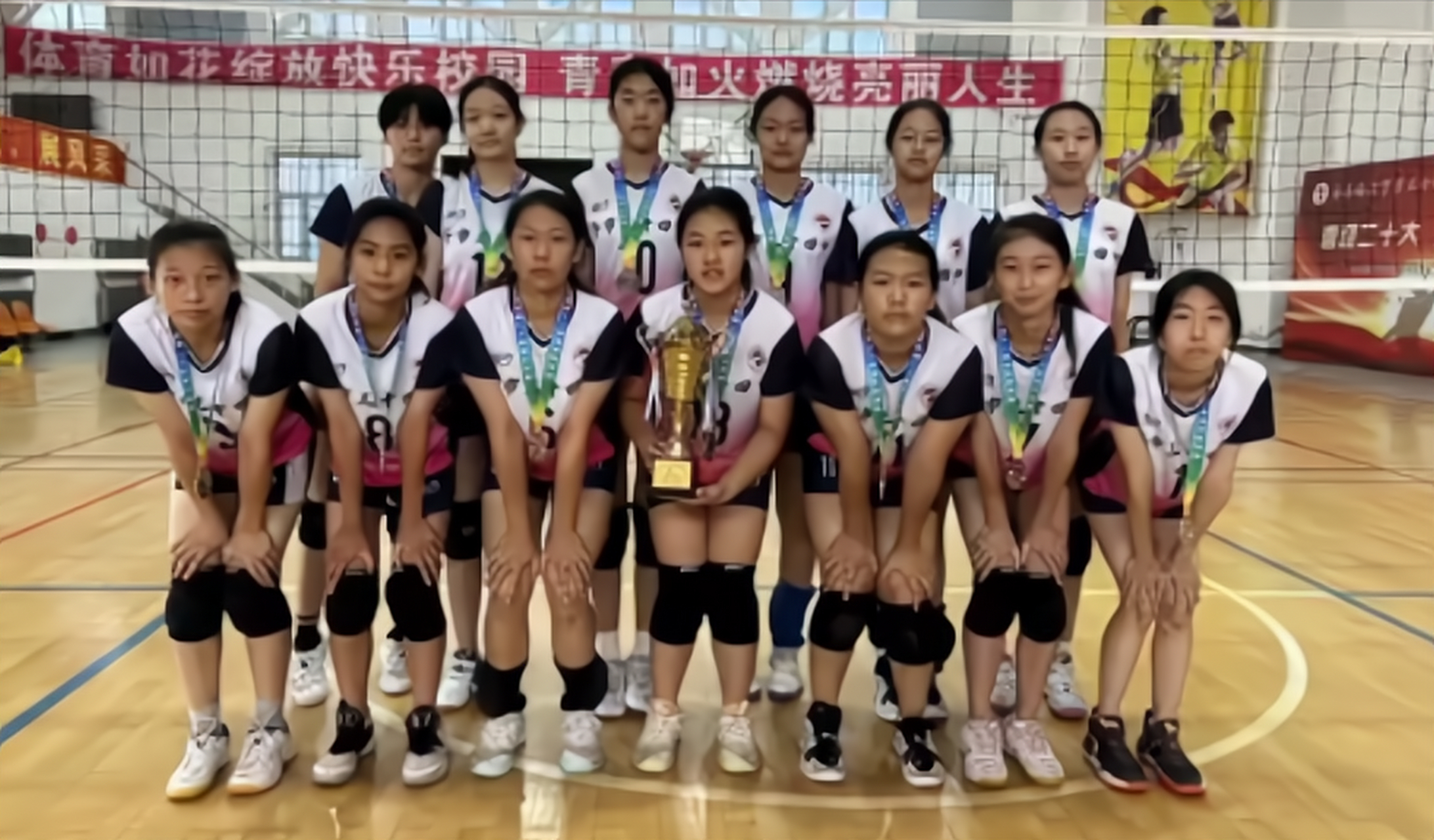 这两天黑龙江省齐齐哈尔市第三十四中学体育馆坍塌事件牵动着亿万同胞