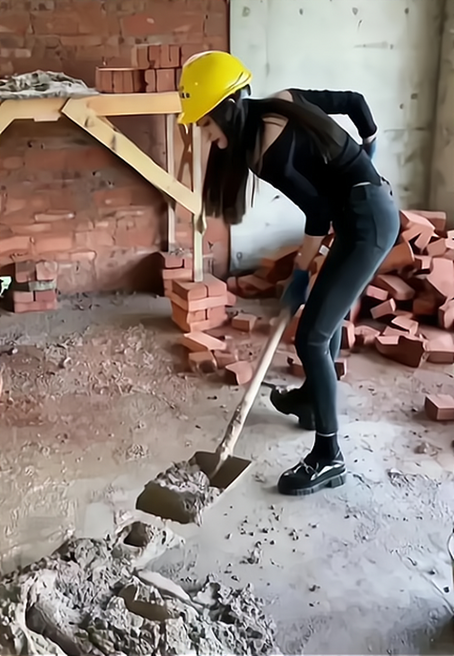 女工与爱人离散终身未嫁,30 年后再回老弄堂,竟遇挚爱归来!