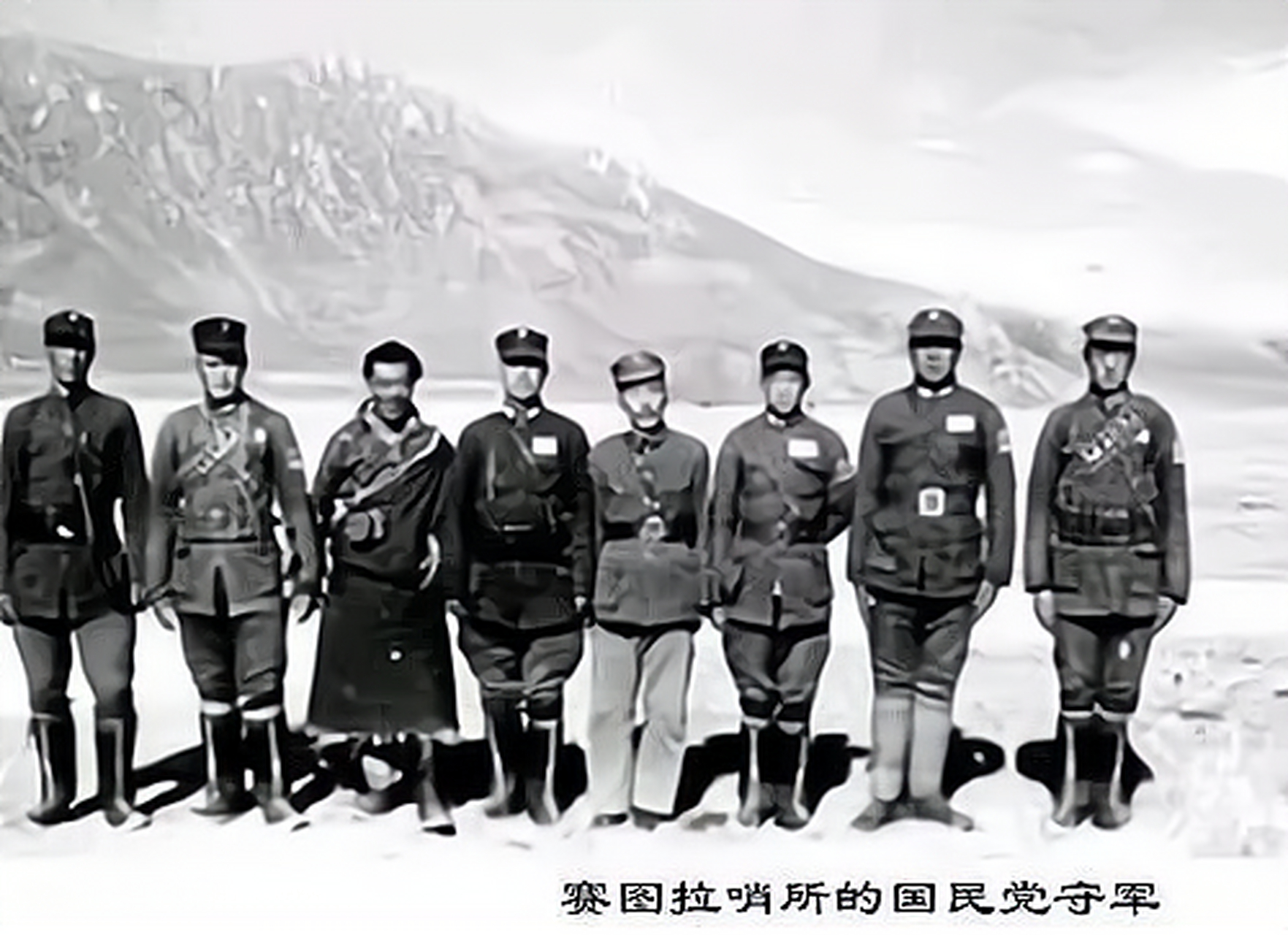 1928年,一队国民党士兵来到新疆赛图拉哨卡防守,他们惊讶地发现,哨卡