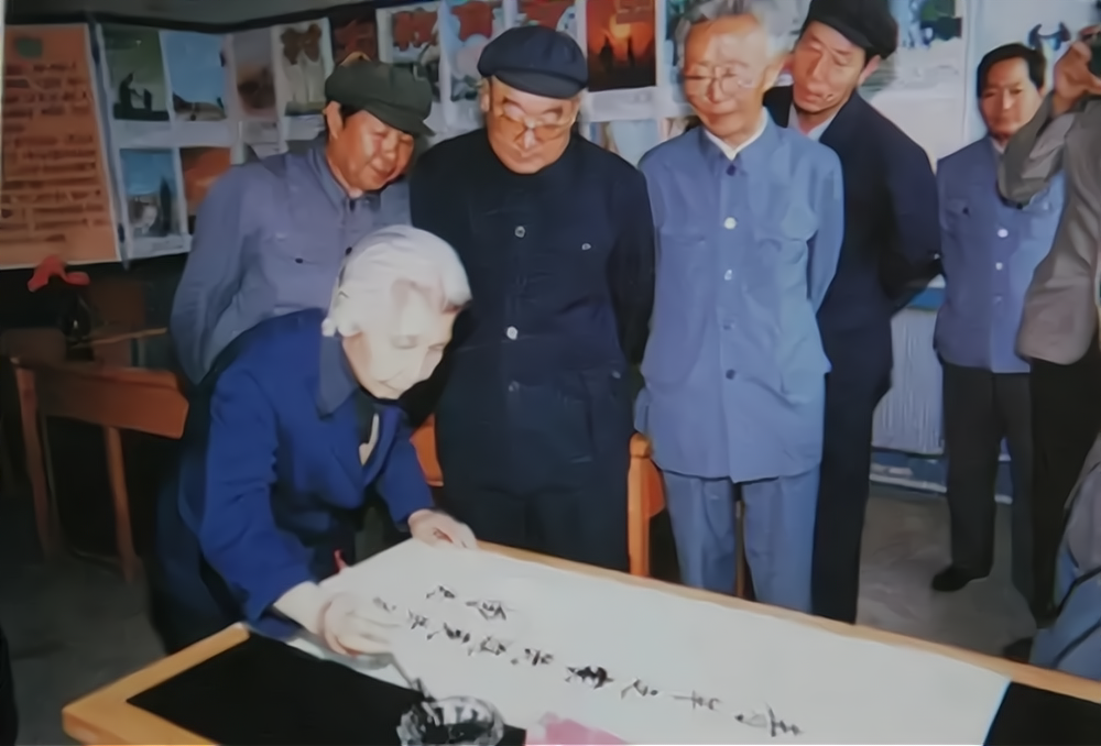 1998年,陶斯亮问石来发的身世,曾志:他长得跟夏明震是一个样子