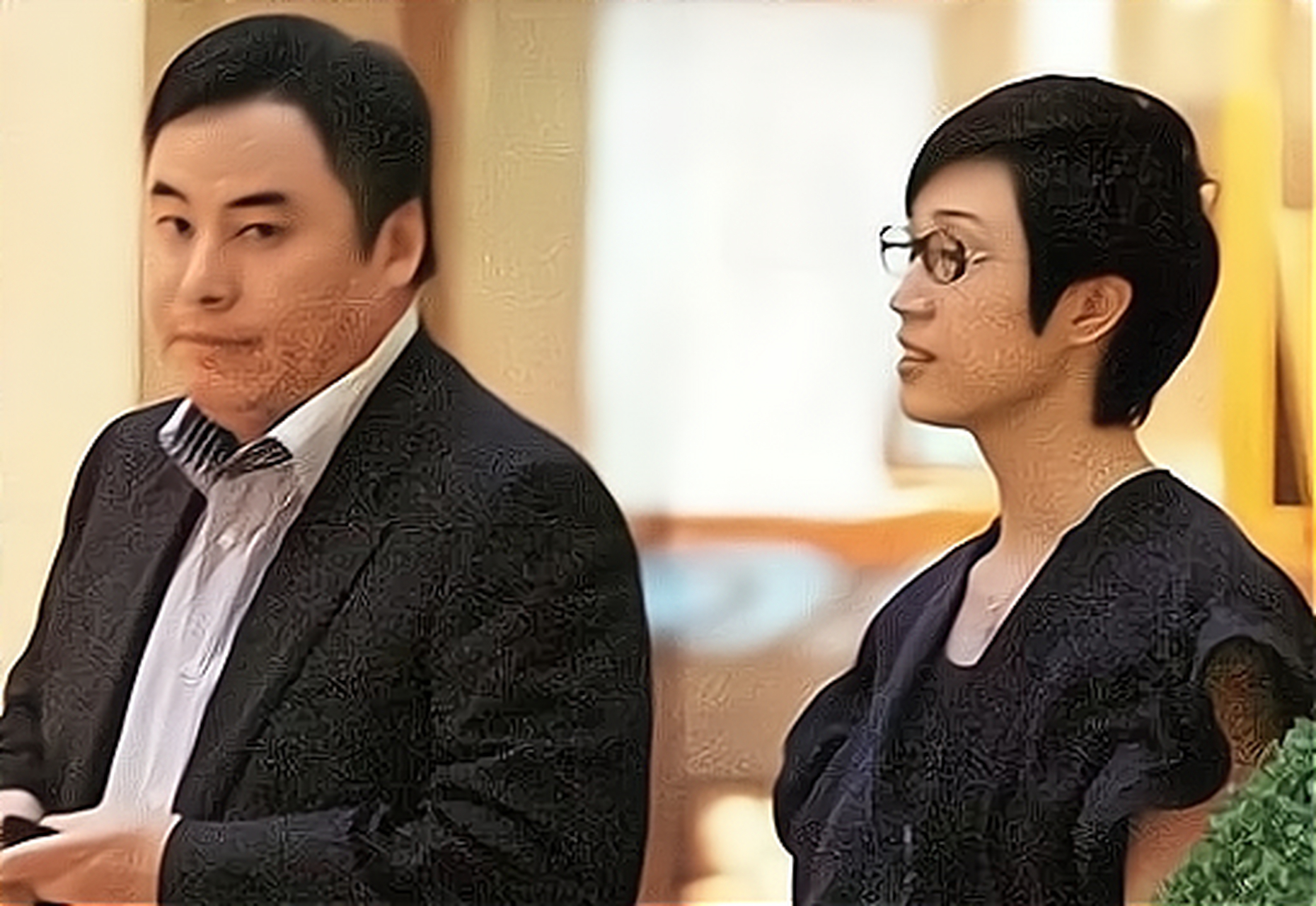 1989年,23岁的陈法蓉回到香港,在朋友的鼓励下参加了选美比赛.