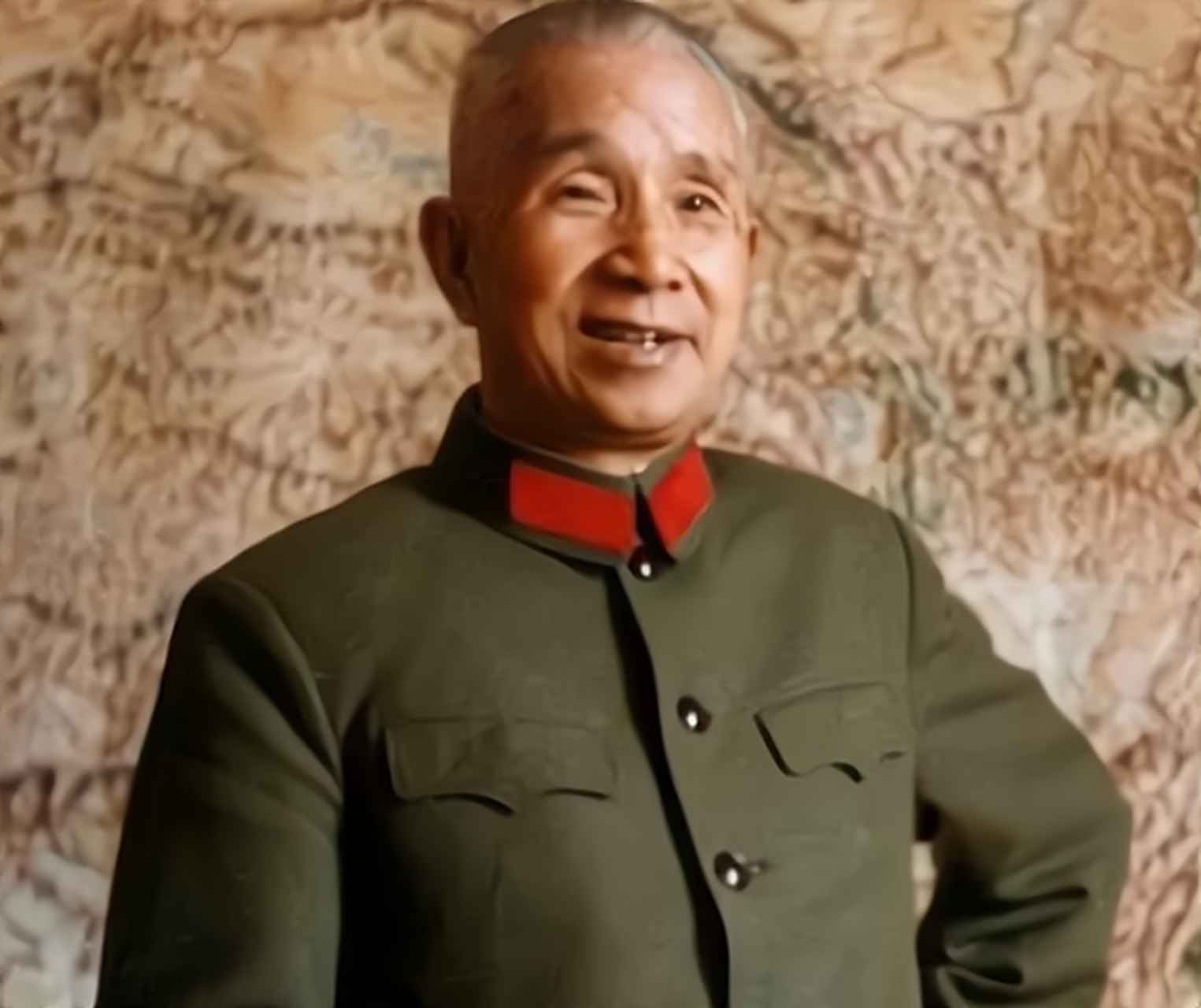 戚本禹对粟裕大将怀有非常崇敬的情感.