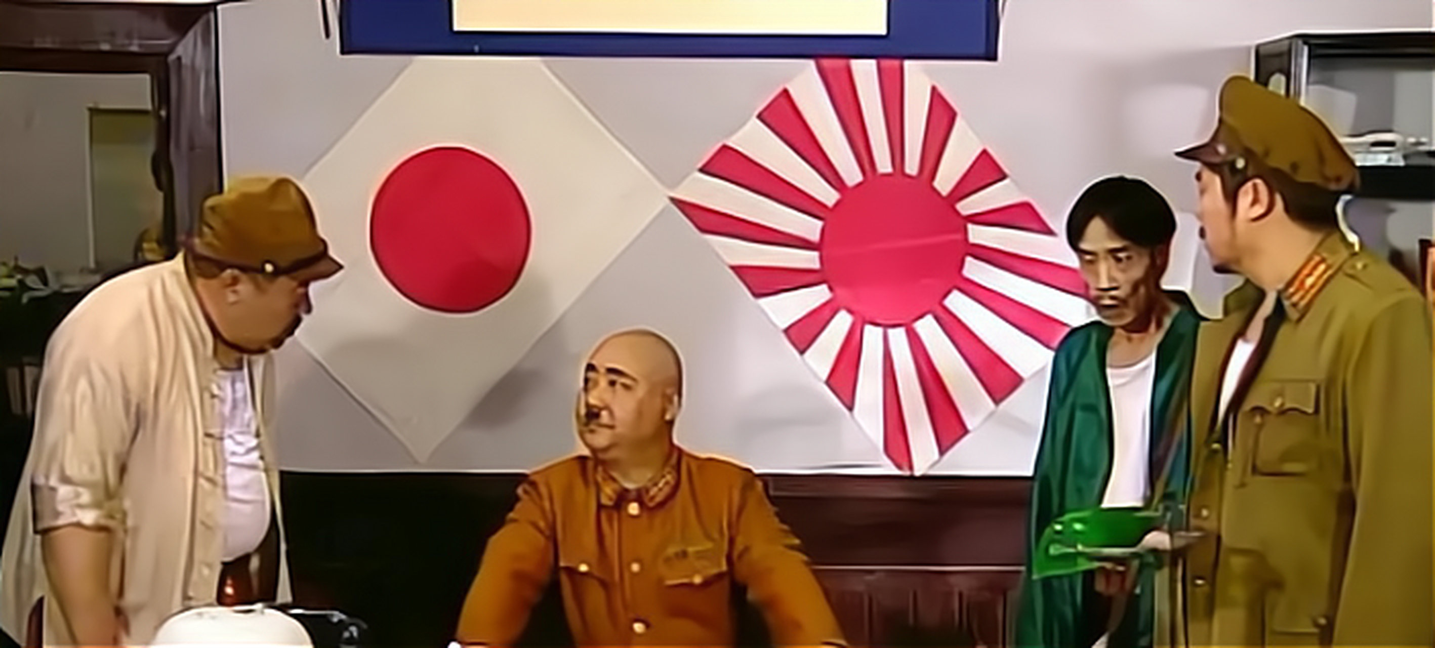 一农妇找到鬼子翻译,低声说道:帮我给皇军司令部送件东西,行不 1943年