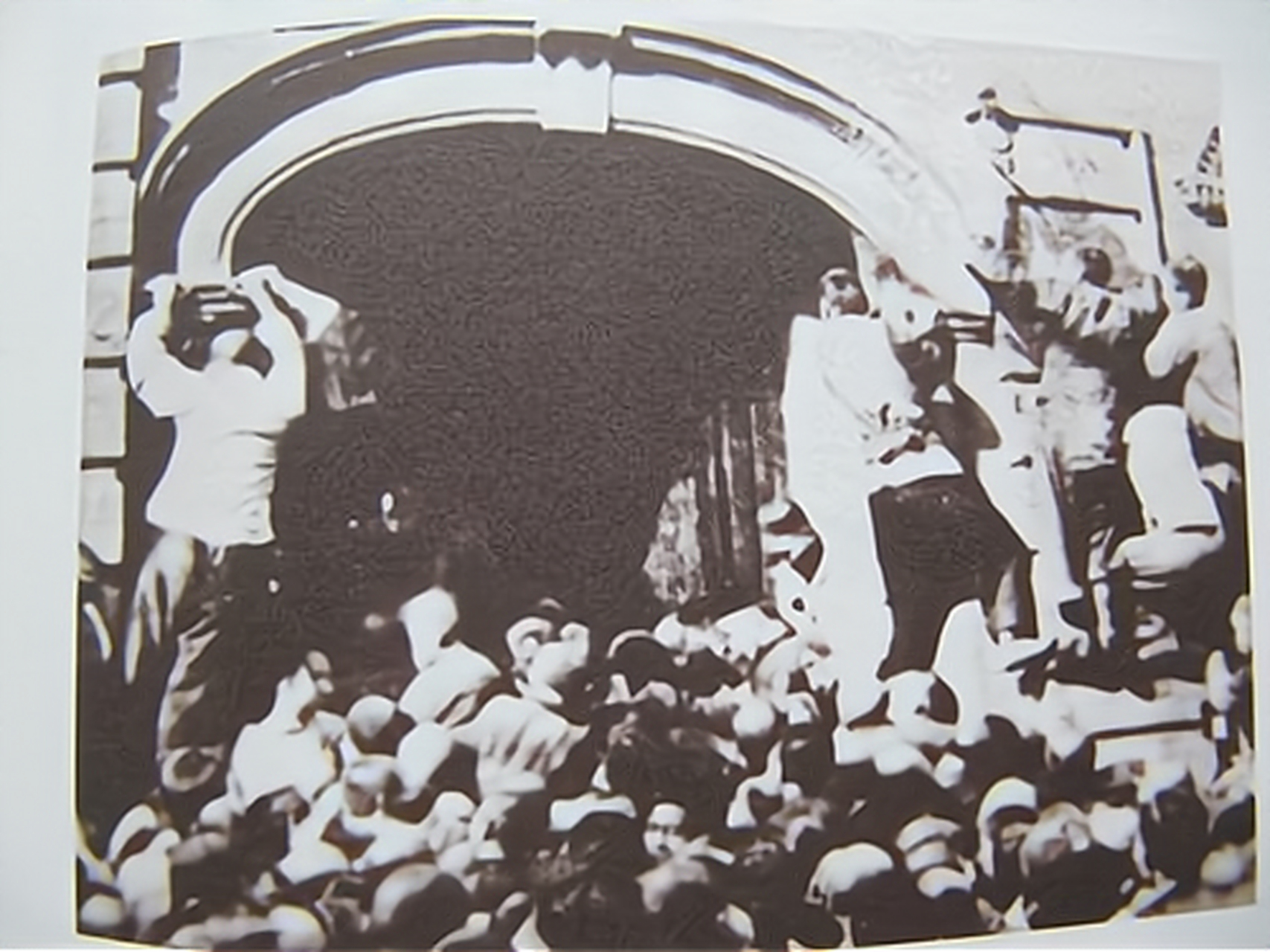 一三惨案遗址,汉口苗家码头,原江汉关前华界与英租界交界处的空坪.