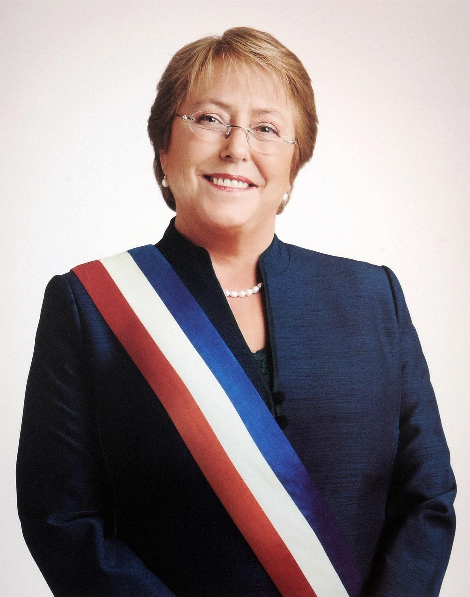 智利首位女总统,卧薪尝胆40年,终于报了杀父之仇
