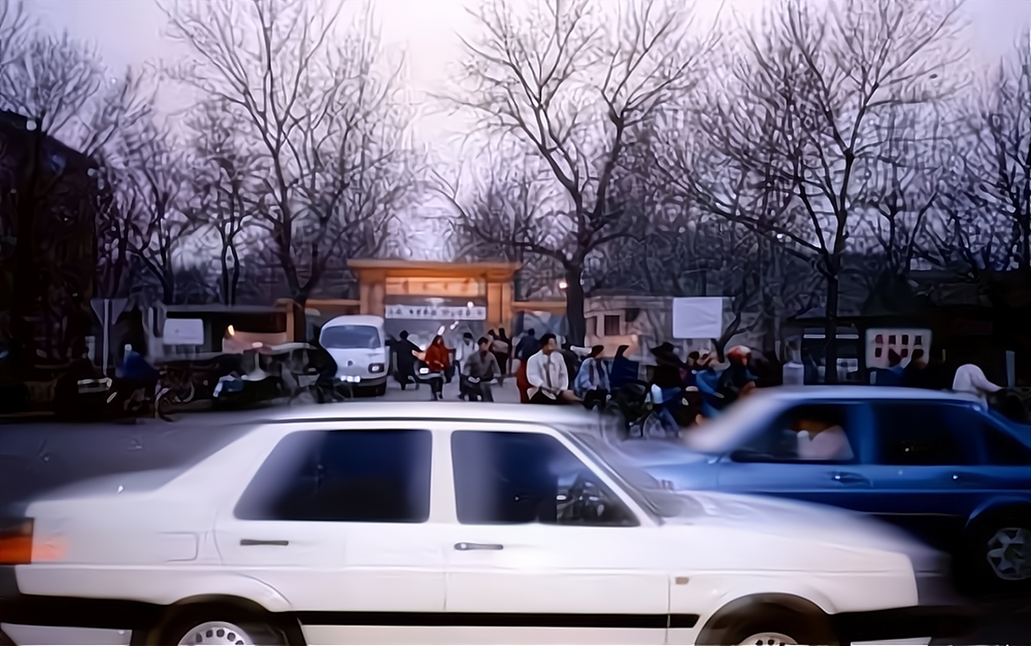 90年代的天津,南开大学 南开大学成立于1919年,是由名人严修,张伯苓