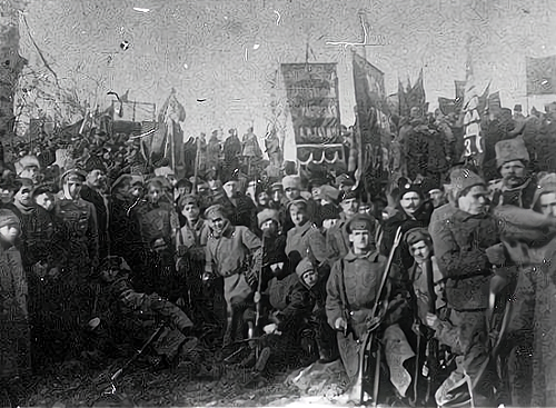 俄国二月革命爆发,引发了各国人民革命运动情绪的高涨